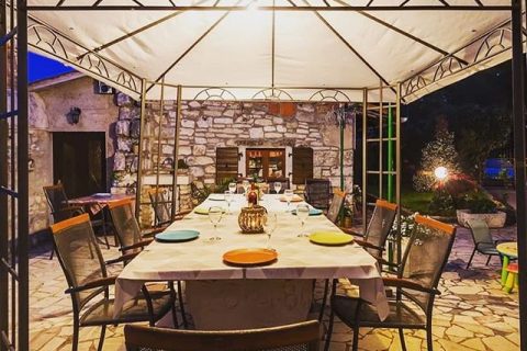 Susnjic Apartmens Porec - dining table